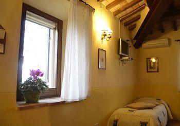 Agriturismo Le Due Torri Torre Quadrano สเปลโล ภายนอก รูปภาพ