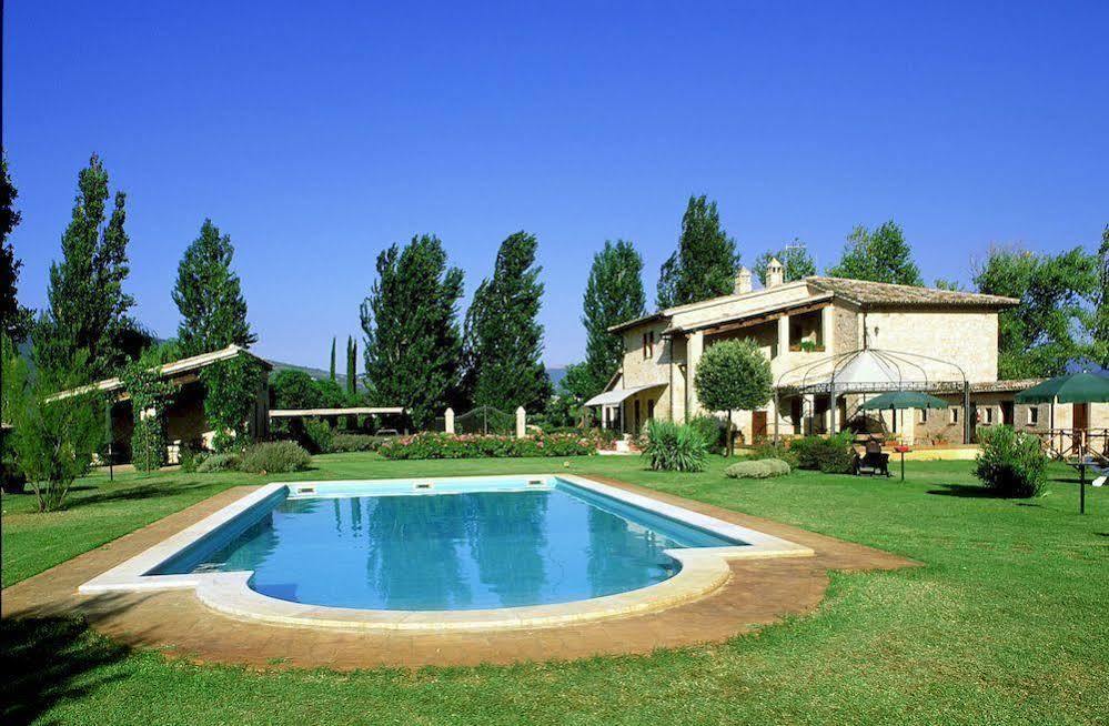 Agriturismo Le Due Torri Torre Quadrano สเปลโล ภายนอก รูปภาพ