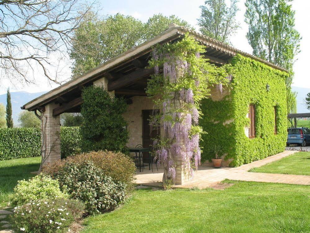 Agriturismo Le Due Torri Torre Quadrano สเปลโล ภายนอก รูปภาพ