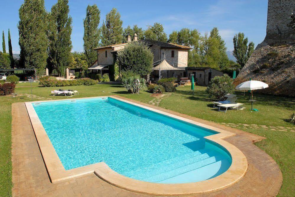 Agriturismo Le Due Torri Torre Quadrano สเปลโล ภายนอก รูปภาพ
