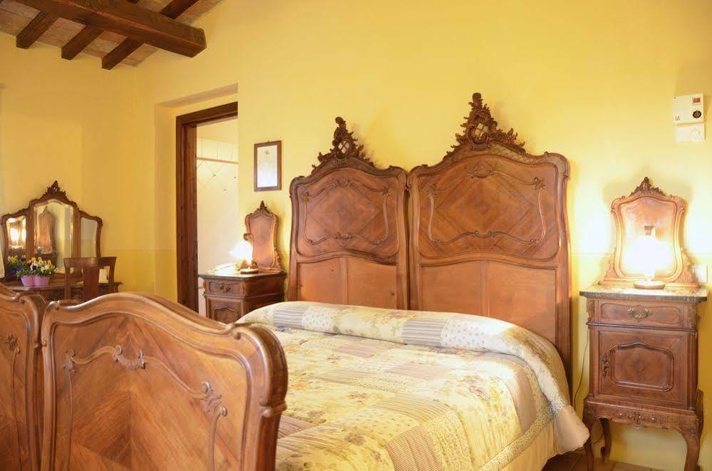 Agriturismo Le Due Torri Torre Quadrano สเปลโล ภายนอก รูปภาพ